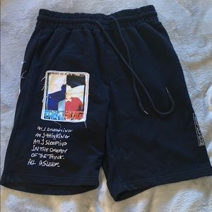 - Sweat Shorts